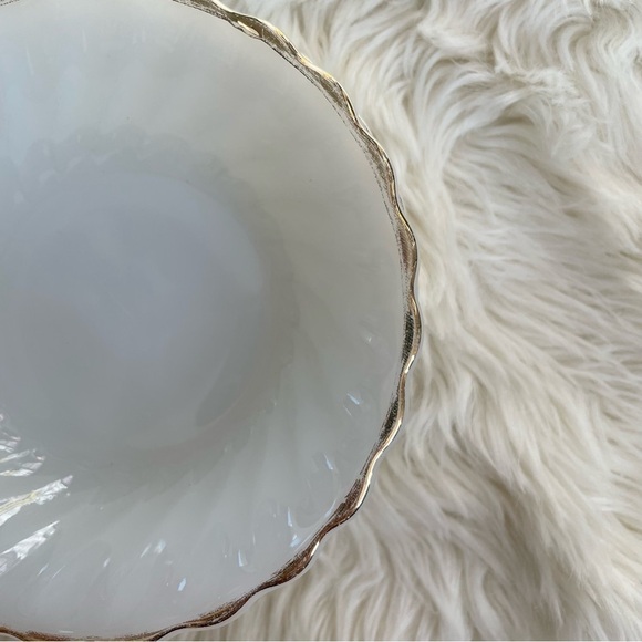 Anchor Hocking Fire King Vintage Milk Glass Swirl Bowls Gold Trim Set of 3 - Picture 6 of 10
